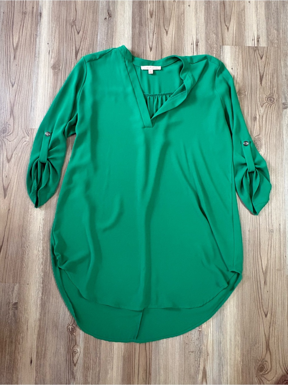 Gibson Latimer Green V-Neck Roll-Sleeve Blouse size Small